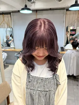 ミディアム カラー ミルクティー× グレージュMOMOのヘアスタイル