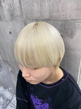 ショート カラー ヘアアレンジ のん🎀ハイトーン/ レイヤーカット🐳のヘアスタイル