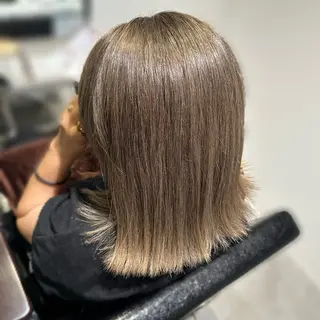 セミロング 岩本みるか/ 暖色カラー/ベージュのヘアスタイル