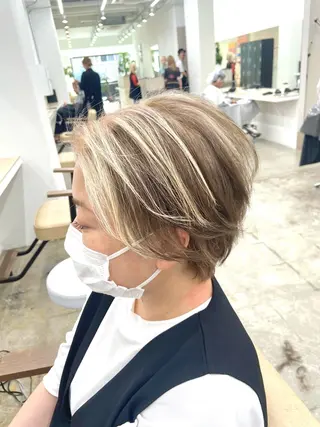 ショート カラー BOB🌟ハイトーン /ブリーチ/TAKUのヘアスタイル
