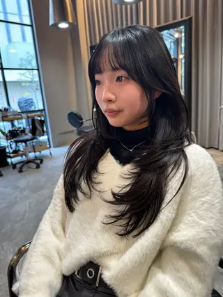 ロング カラー 中津No.1髪質改善 店長✨透ける暗髪のヘアスタイル