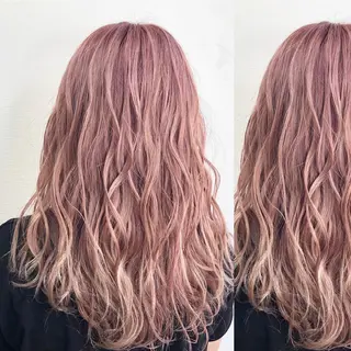 ミディアム カラー JuNブリーチに 縮毛矯正するプロのヘアスタイル