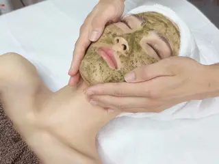 池袋ニキビ毛穴改善 🌿ハーブピーリングのエステ・リラクイメージ