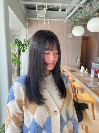 セミロング カラー レイヤーカット/ マリアのヘアスタイル