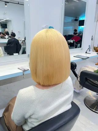 ショート カラー ブリーチカラー 🩵MIZUKIのヘアスタイル