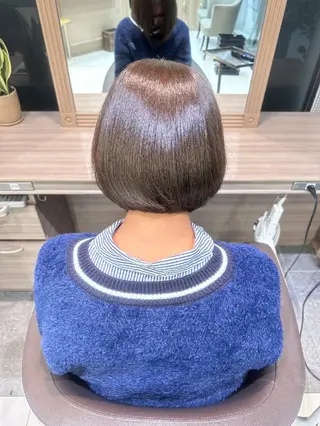 ショート カラー 極艶縮毛／髪質改善／ KOTAのヘアスタイル