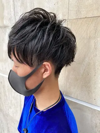 ショート パーマ メンズ ブリーチなし✨艶髪 カラー𓃲YAGIのヘアスタイル