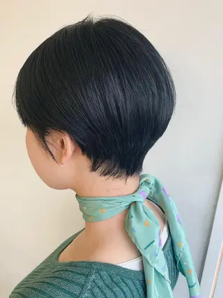 ショート nuu所属・💜ショート💜 ウルフ、ボブ二色亜美のヘアスタイル