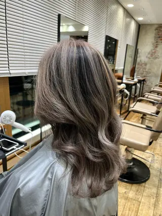 ミディアム 顔まわりカット 前髪カット安井楽人のヘアスタイル