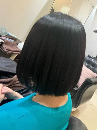 ミディアム 吉本 yoshimotoのヘアスタイル