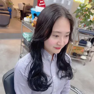 ロング カラー 岡野 静華のヘアスタイル