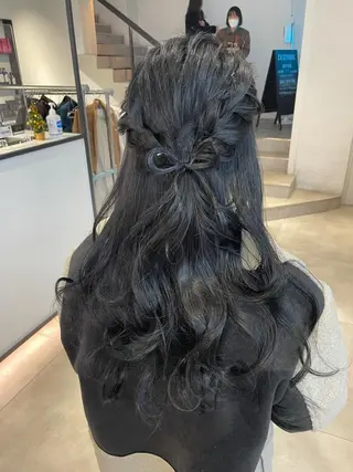 カラー ヘアアレンジ 🎀ボブ＋ハイトーン シュカ👶🏻のヘアスタイル