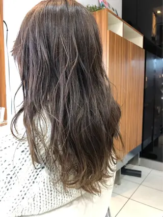 ミディアム カラー 白髪ぼかしハイライト 柳川拓哉のヘアスタイル