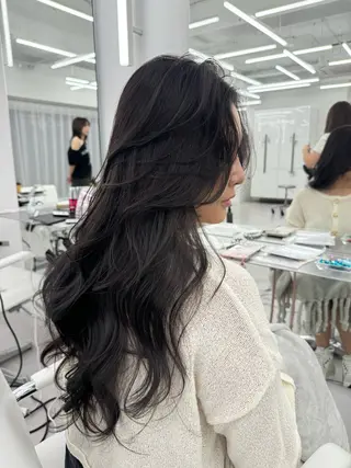 ロング カラー 顔まわりの神様✨ 透明感カラー藤嶋秀幸のヘアスタイル