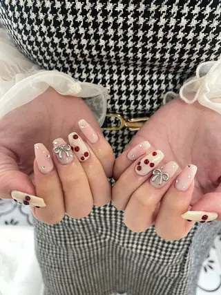 ネイル koyu 🩶のネイルデザイン