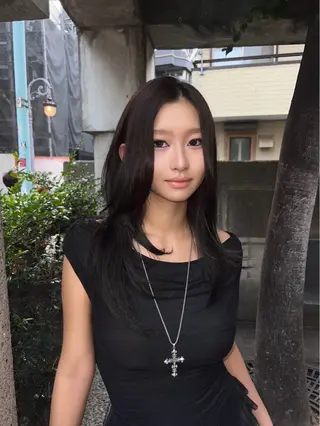 ロング AIRA/ブリーチ ‪/透明感カラーのヘアスタイル