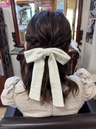 ミディアム 桑野 葵のヘアスタイル