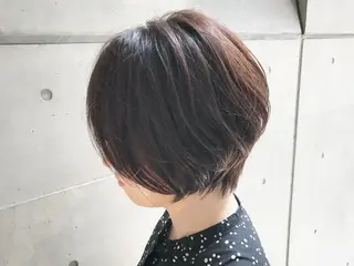 ショート カラー 濱岡 恭子のヘアスタイル