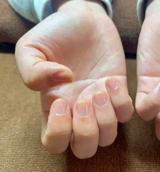 ネイル 自爪とネイルケア専門サロン　プリナチュール所属・吉岡 泉のネイルデザイン