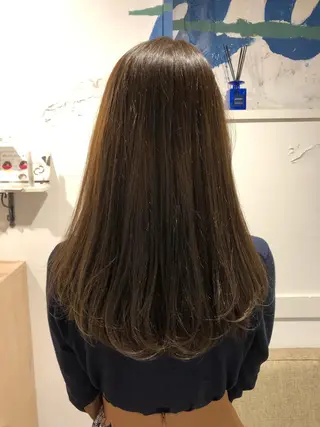 ロング カラー monami 鈴木 茉由奈のヘアスタイル