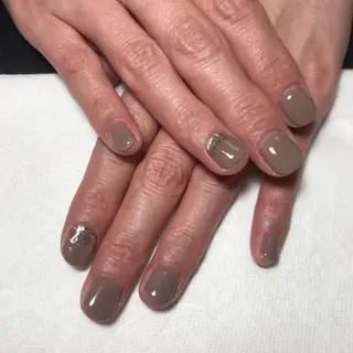 ネイル ECLAT エクラ所属・寺山 千鶴のネイルデザイン