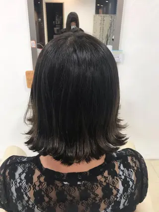 ショート カラー 浅岡 のどかのヘアスタイル