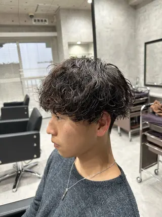 ショート パーマ メンズ ユウ🪄 パーマ指名No1のヘアスタイル