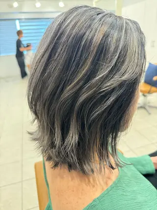 カラー ○HITOMI ○のヘアスタイル