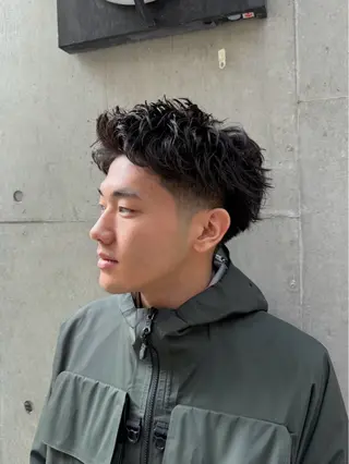 パーマ メンズ 豊崎 佑輔のヘアスタイル