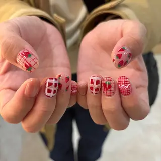 ネイル 栗田 ゆう子のネイルデザイン