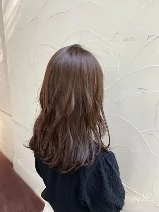 ロング カラー CYAN.矢場町店所属・三代 ゆりあのヘアスタイル