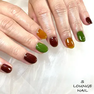 ネイル S LOUNGE NAIL所属・パーツたくさん🍓 SUMIのネイルデザイン
