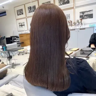 セミロング カラー カジュアルを女っぽく 𝗮𝘆𝗮𝗰𝗼のヘアスタイル