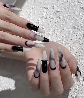 ネイル RAFFINE 月🦋🩵のネイルデザイン