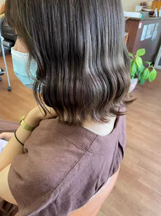 ミディアム Vyuha ビューハのヘアスタイル