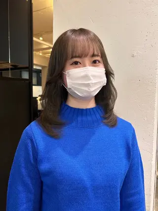 セミロング エミリ / オリーブカラーのヘアスタイル