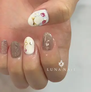 ネイル アトリエ　ミモザ所属・いまむら あかりのネイルデザイン