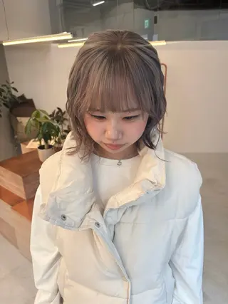 ミディアム ami/大阪/暖色 /レイヤーカットのヘアスタイル