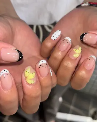 ネイル 🪐富島彩夏 /海外nail🪐のネイルデザイン