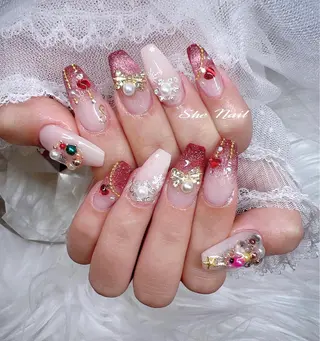 ネイル She   Nail所属・ISA_ BELLAのネイルデザイン