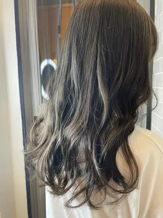 ロング 柳井 瑠菜のヘアスタイル