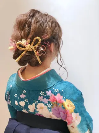 セミロング ヘアアレンジ おかにわ みりのヘアスタイル