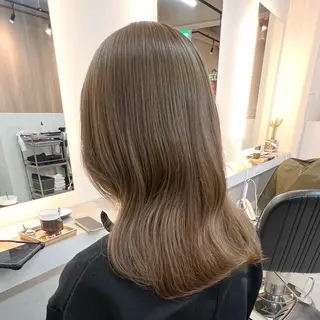 セミロング カラー 松葉 柚月のヘアスタイル