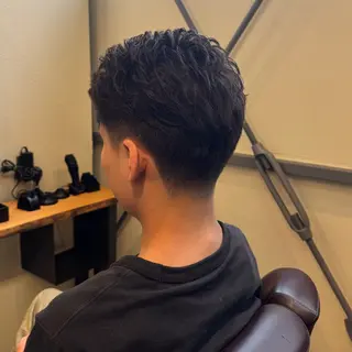 ショート パーマ メンズ 梅本 淑人のヘアスタイル