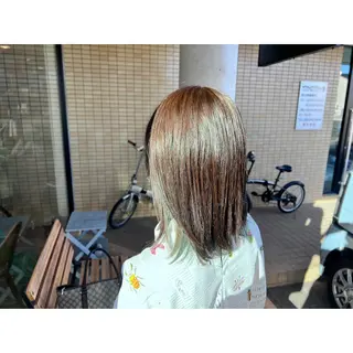 セミロング カラー ツキダテ ユイのヘアスタイル