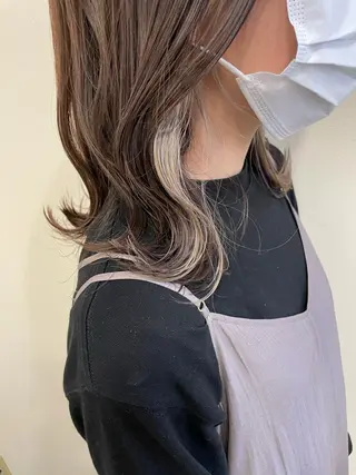 ミディアム カラー 沢田 瞳のヘアスタイル