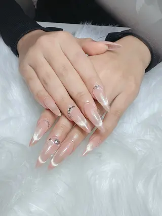 ネイル W•mai nail salon所属・石井 みなみのネイルデザイン