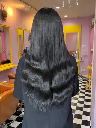 ロング シール＋ちび編み込み エクステ梅田🐨のヘアスタイル