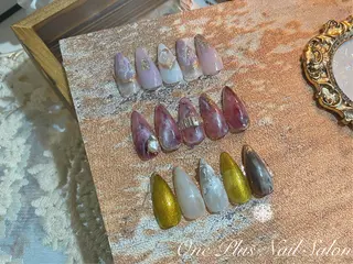 ロング カラー ネイル One Plus Nail Salonのネイルデザイン