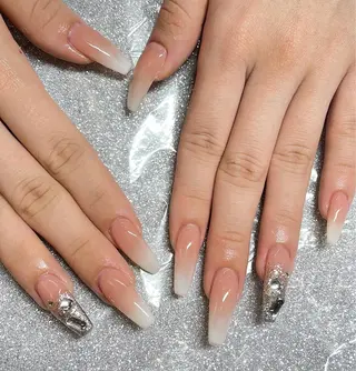 ネイル VIERU 🌈🎀💖のネイルデザイン